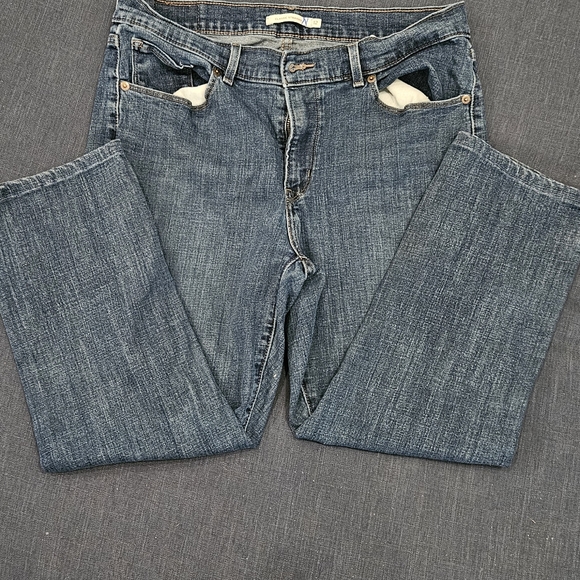 3/$25 Bundle ur 2 favs! Levi's classic straight jeans size 12 - Picture 2 of 5